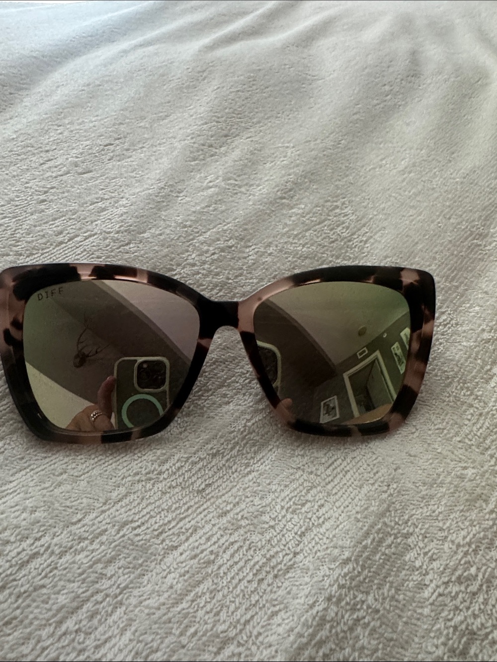 Diff Eyewear Black and Pink Tortoise Cat-Eye Sunglasses